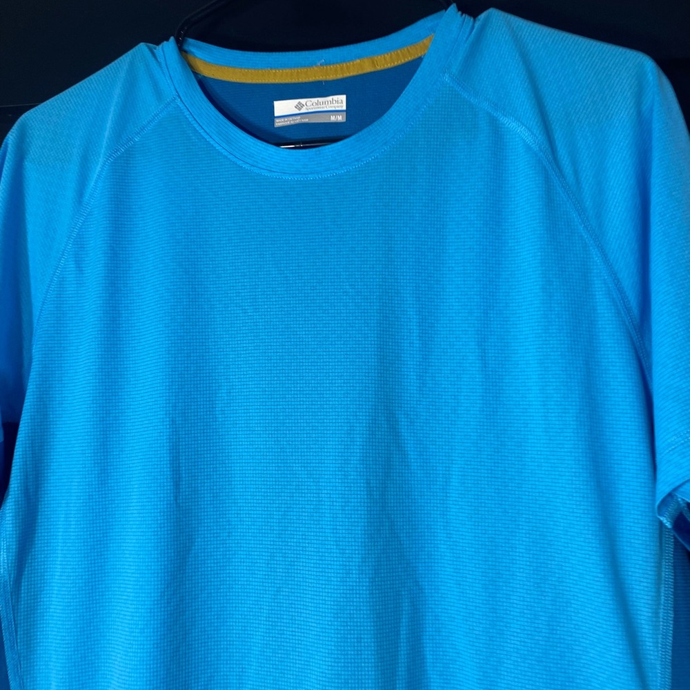 4/$16 Columbia Tee - Picture 2 of 5